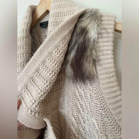 ANN TAYLOR Chunky Tan Fur Shoulder Long Oversized Sweater Vest Size XXS - Picture 7 of 12